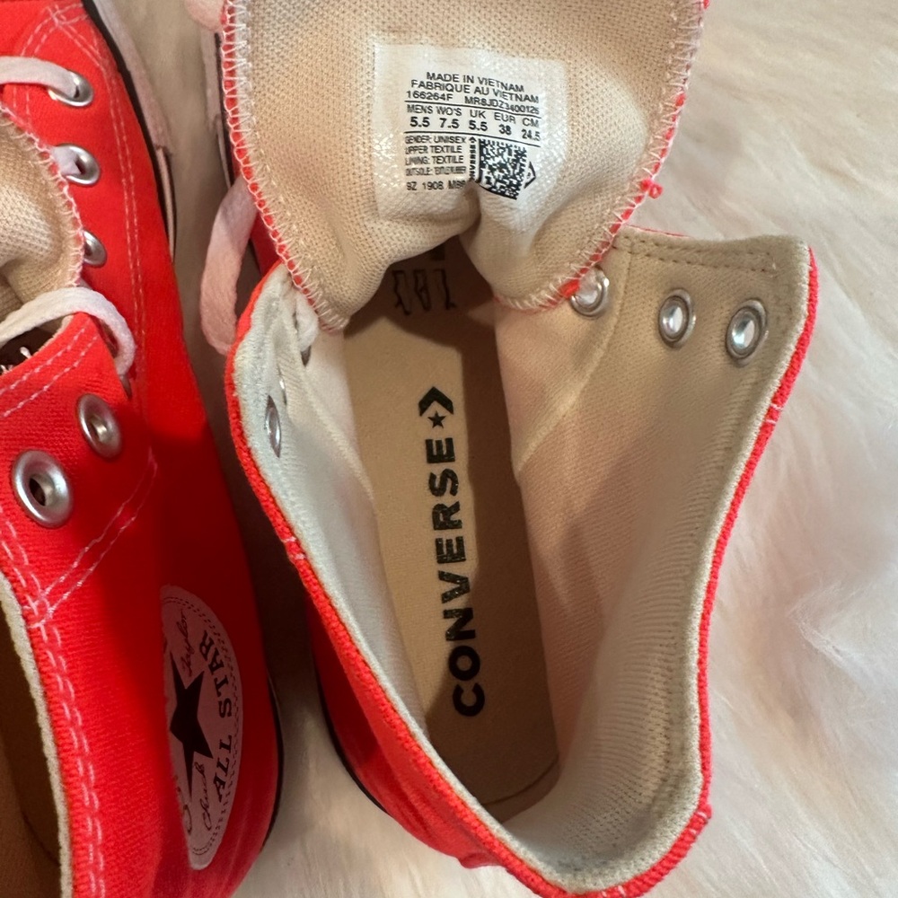 Chuck Taylor All Star High 'Bright
Crimson' - Picture 5 of 12